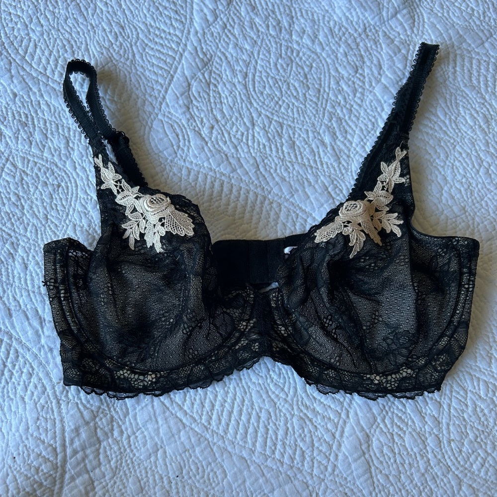 Wacoal 85141 34D High Drama Demi Underwire. Black lace/ivory embellishment